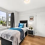 Gorgeous Abode In Cambridge - Pet Friendly!